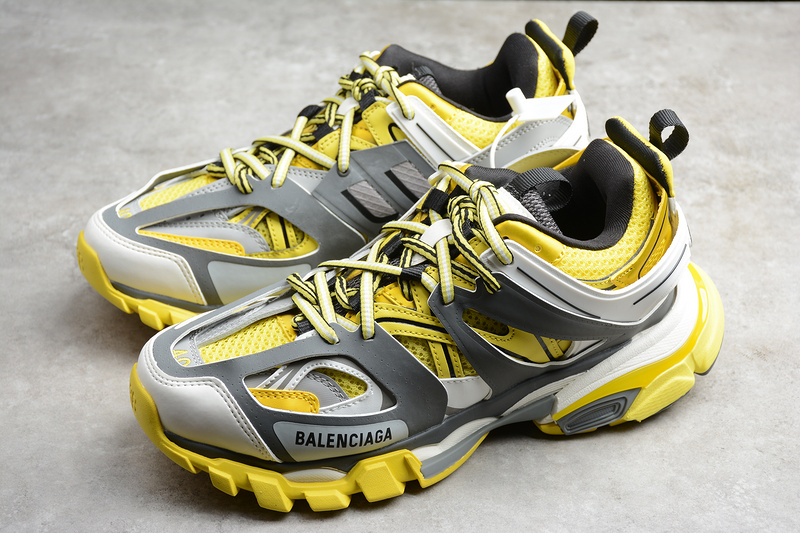 Giày Balenciaga Track 3.0 vàng BT309